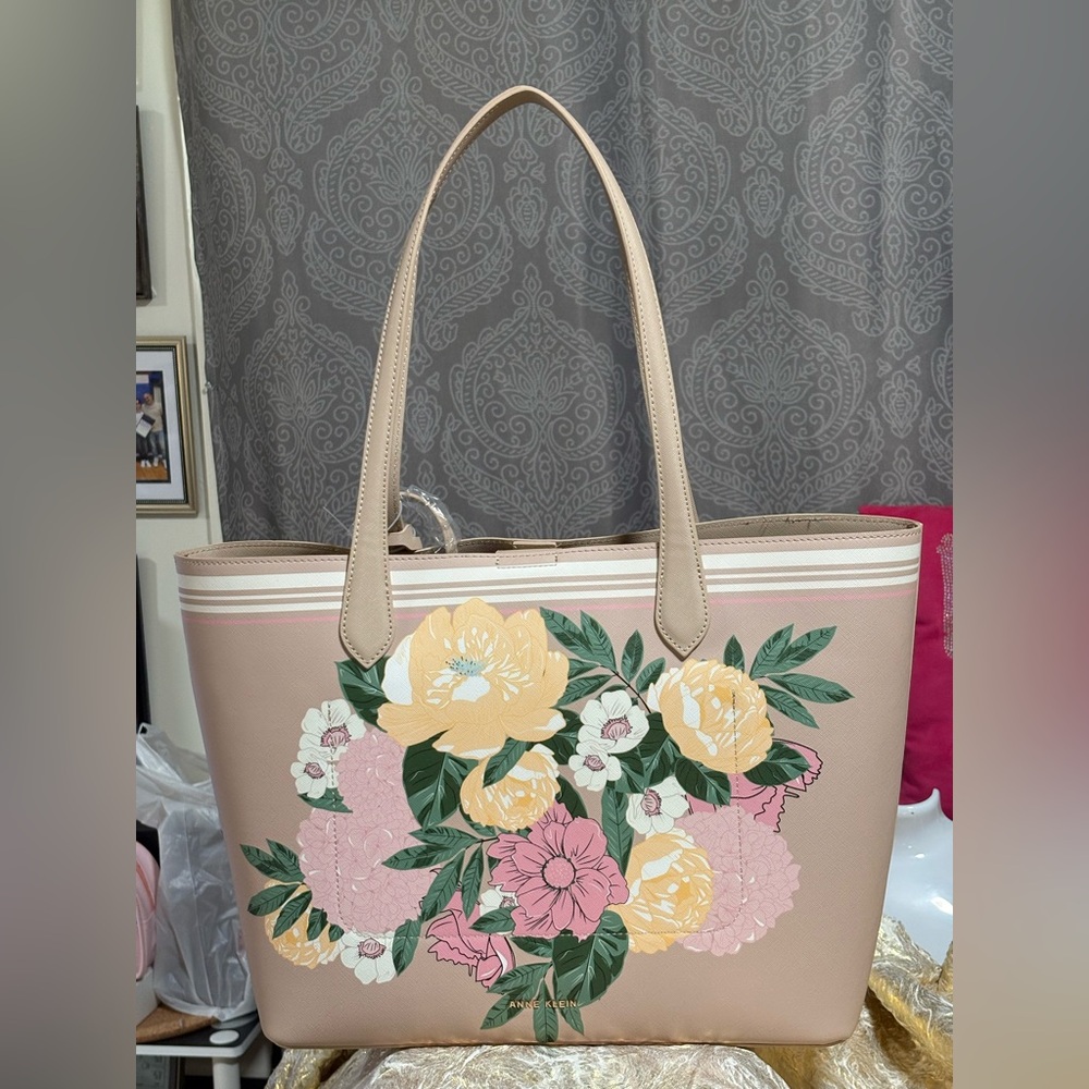 Anne Klein Bonded Large Tote with Pouch - Picture 10 of 17